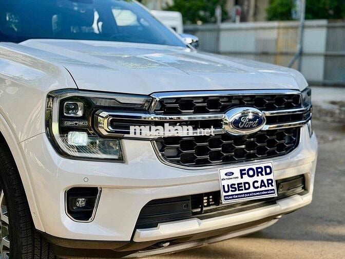 Ford Everest Titanium 4x4 08/2023 đi ít xe đẹp