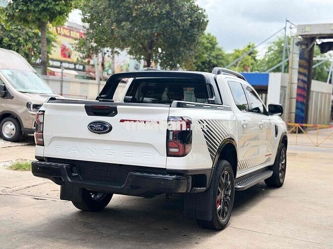 Ford Ranger Stormtrak 4x4 2024 xe đẹp