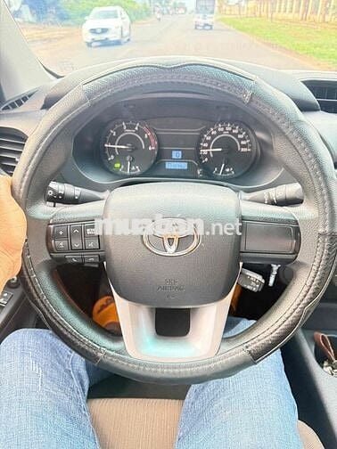 TOYOTA HILUX E 2019 AT 4X2 XE CÒN KHÁ ĐẸP