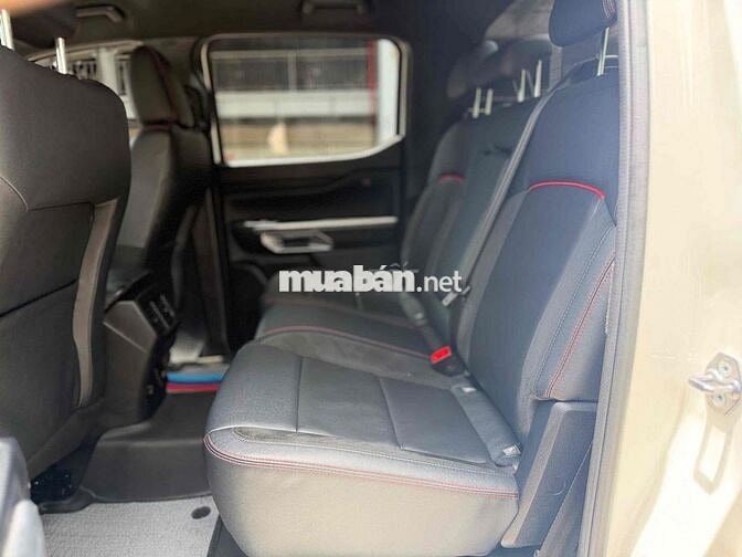 Ford Ranger Stormtrak 4x4 2024 xe đẹp