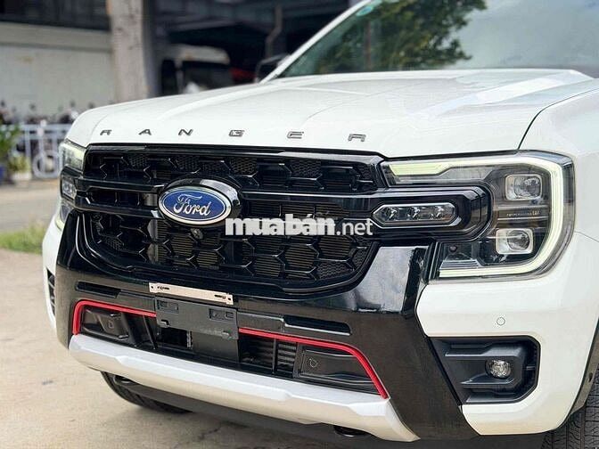 Ford Ranger Stormtrak 4x4 2024 xe đẹp