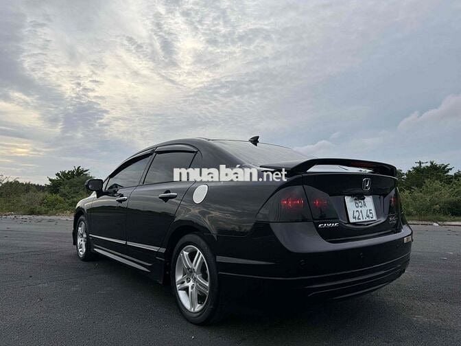 Honda Civic 2.0 bản full Số tự động Đen