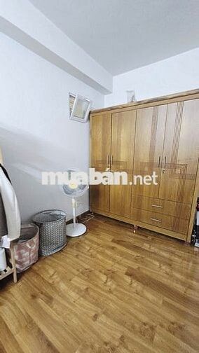 Bán căn hộ EHome 3 đã có sổ hồng 3PN 2WC đầy đủ nội thất chỉ 3,3 tỷ.