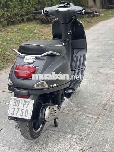 Piaggio Vespa LX 125 Đen nhám