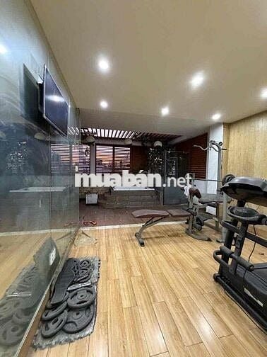 Cho thuê nhà diện tích lớn Lạc Long Quân Q11