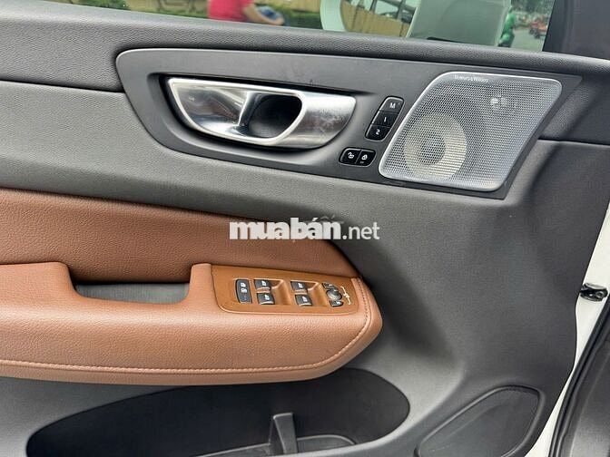 Volvo XC60 2021 Trắng Da