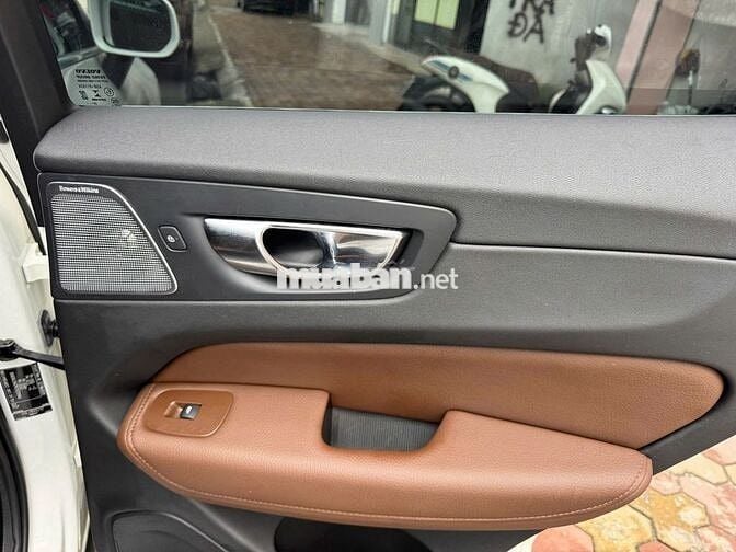 Volvo XC60 2021 Trắng Da