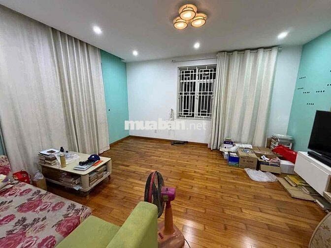 Cho thuê nhà diện tích lớn Lạc Long Quân Q11