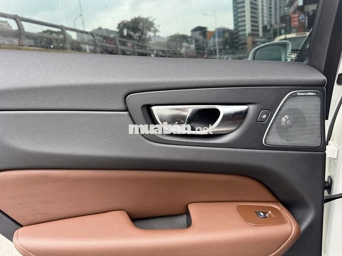 Volvo XC60 2021 Trắng Da