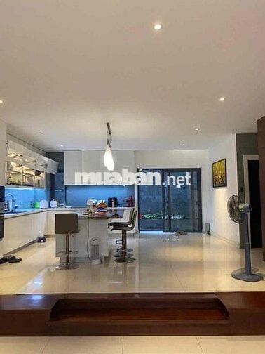 Cho thuê nhà mặt tiền Quận Phú Nhuận – Phù hợp showroom, văn phòng