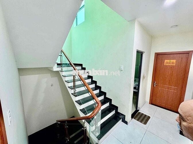 CHO THUÊ VĂN PHÒNG ĐẸP CITYLAND CÓ NỘI THẤT GIÁ 6TR