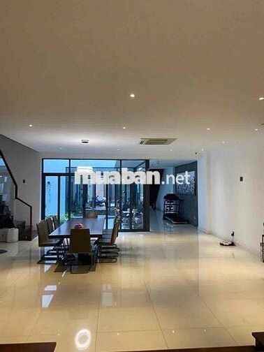 Cho thuê nhà mặt tiền Quận Phú Nhuận – Phù hợp showroom, văn phòng