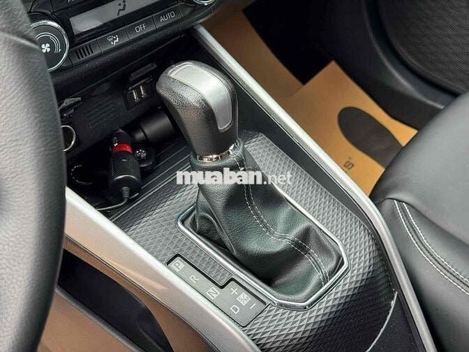 Toyota Raize 1.0 Turbo 2023 Vàng Nóc Đen