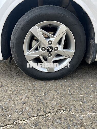 Hyundai Accent All New 2024 Trắng 37.000km