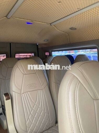 Ford Transit Luxury Bạc 16 chỗ