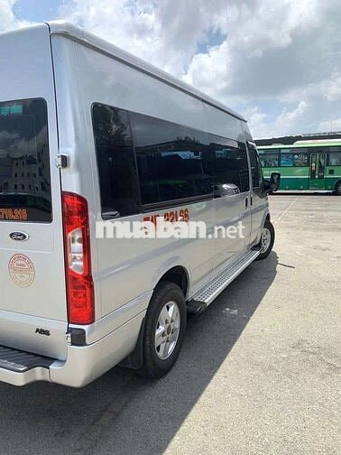 Ford Transit Luxury Bạc 16 chỗ