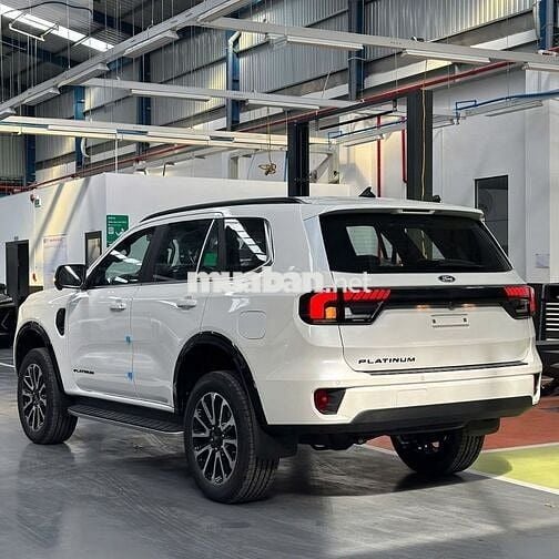 Ford Everest Platinum 2026 2.0L 4x4 AT Trắng