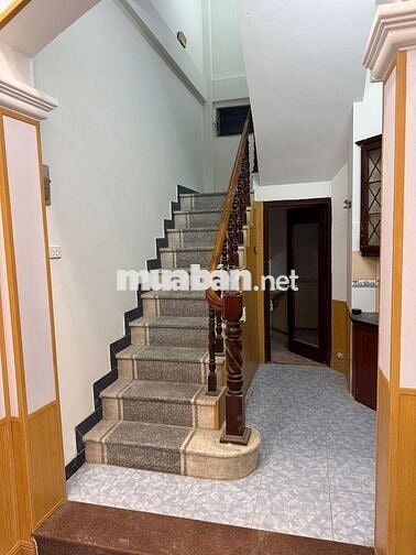 Thuê nhà 5 tầng, 32m2, ngõ rộng, mặt tiền 7m, phù hợp kinh doanh
