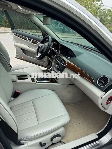 Mercedes-Benz C-250 2011 Xám 100000 km