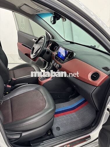 Hyundai i10 Sedan 1.2 STĐ 2019  Bạc 9 vạn