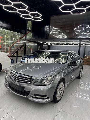 Mercedes-Benz C-250 2011 Xám 100000 km