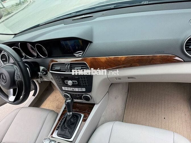 Mercedes-Benz C-250 2011 Xám 100000 km