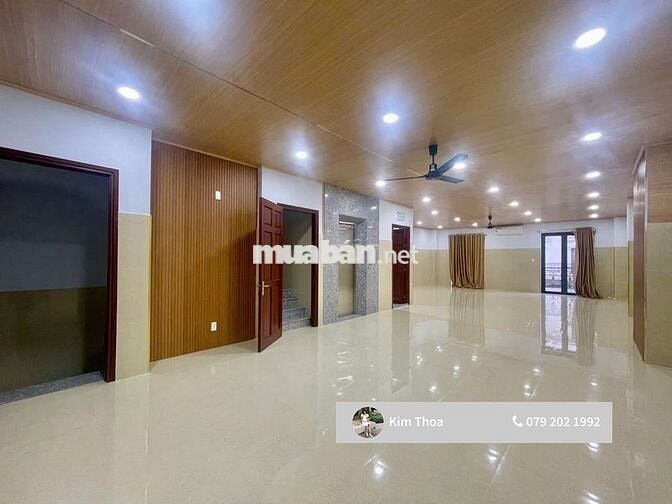 Văn phòng 80m2, sàn trống, không gian thoáng ở Vạn Phúc. Giá rẻ 11 tr
