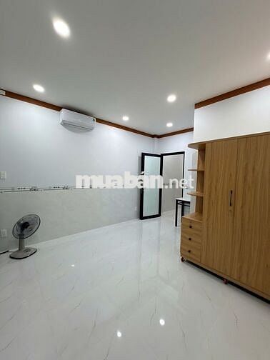 Phòng mới , nhà mới xây kế bên ĐH Nguyễn Tất Thành