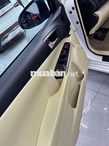 Toyota Camry 2.0E 2018 Trắng 80000 km