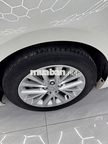 Toyota Camry 2.0E 2018 Trắng 80000 km