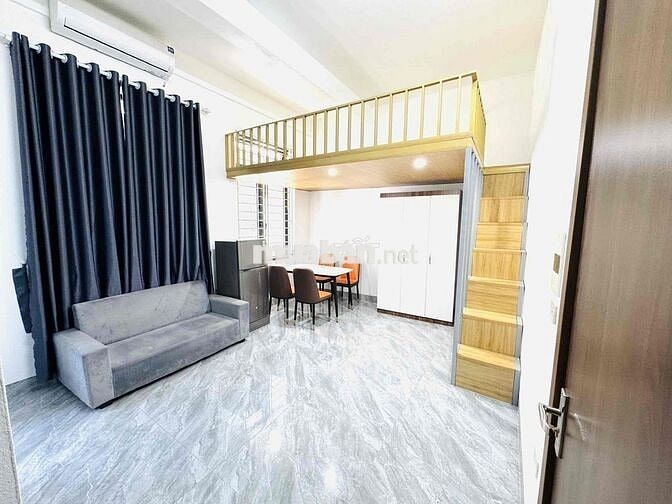 Duplex Giá Rẻ Gần Hàng Xanh – Ở 4 Người, 4 Xe – Ban Công Thoáng
