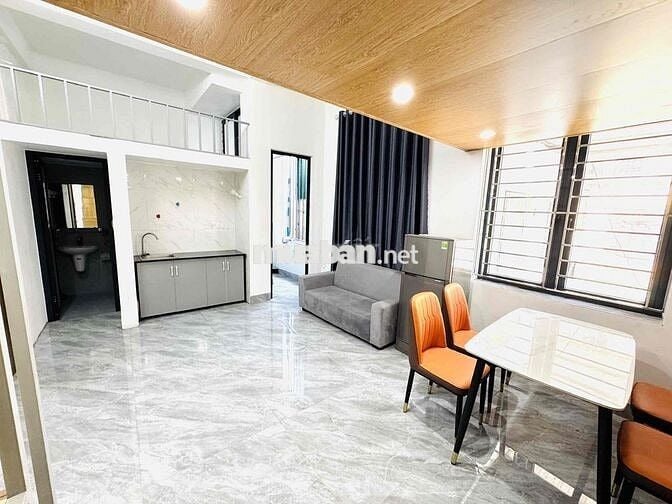 Duplex Giá Rẻ Gần Hàng Xanh – Ở 4 Người, 4 Xe – Ban Công Thoáng