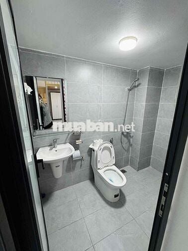 Duplex Giá Rẻ Gần Hàng Xanh – Ở 4 Người, 4 Xe – Ban Công Thoáng