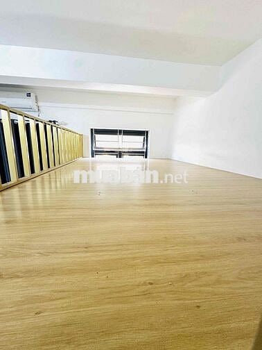 Duplex Giá Rẻ Gần Hàng Xanh – Ở 4 Người, 4 Xe – Ban Công Thoáng