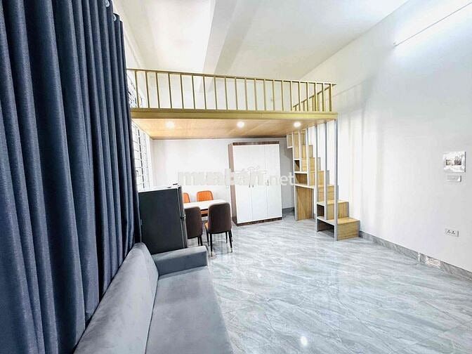 Duplex Giá Rẻ Gần Hàng Xanh – Ở 4 Người, 4 Xe – Ban Công Thoáng