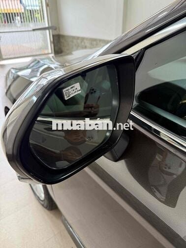 Bán Toyota Camry 2.5Q 2021  đi mới 28 nghìn km