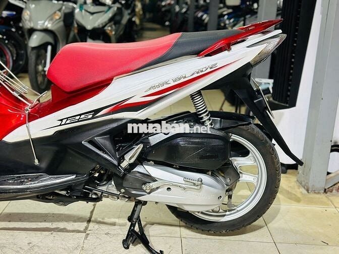 XE MÁY THỊNH PHÁT-AIR BLADE 125 ĐEN TRẮNG BIỂN HN