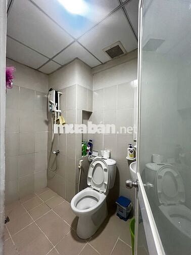 Bán căn 2pn block A có BAN CÔNG, sổ hồng giá 2,75 tỷ. đầy đủ nội thất.