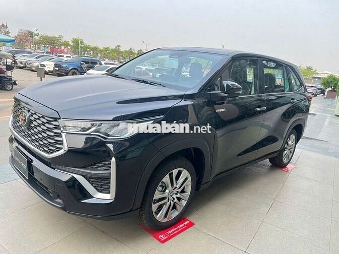 Toyota Innova Cross 2.0G CVT 2026 Đen