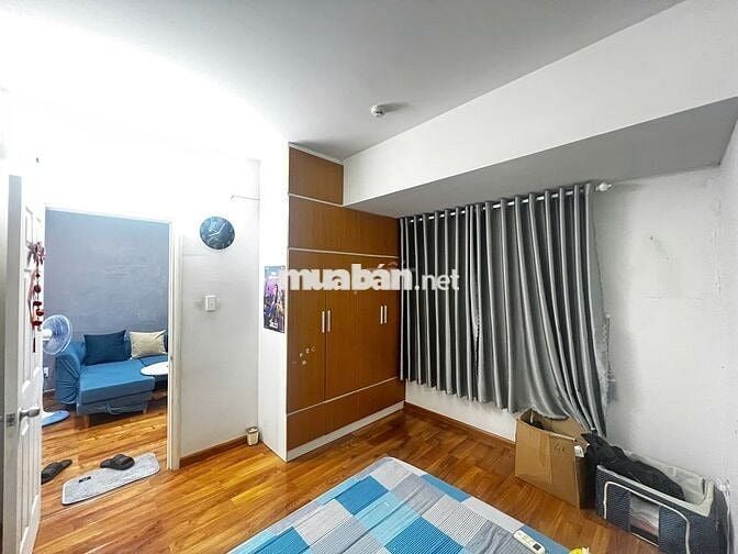 Bán căn 2pn block A có BAN CÔNG, sổ hồng giá 2,75 tỷ. đầy đủ nội thất.