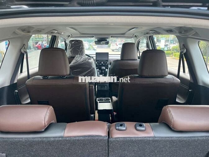 Toyota Innova Cross 2.0G CVT 2026 Đen