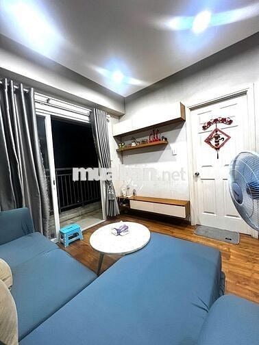 Bán căn 2pn block A có BAN CÔNG, sổ hồng giá 2,75 tỷ. đầy đủ nội thất.