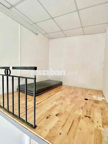 Phòng Gác Lầu 1, Cửa Sổ, Ban công nhỏ đón nắng, Cách ĐH GIA ĐỊNH 300M