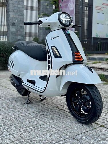 Vespa GTS 300 HPE SSport Trắng 10/2021