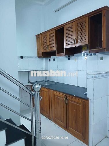 Nhà nguyên căn  1 trêt 2 lầu.. hoàn thiện mới.  