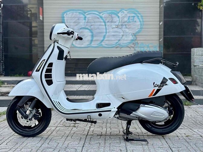 Vespa GTS 300 HPE SSport Trắng 10/2021