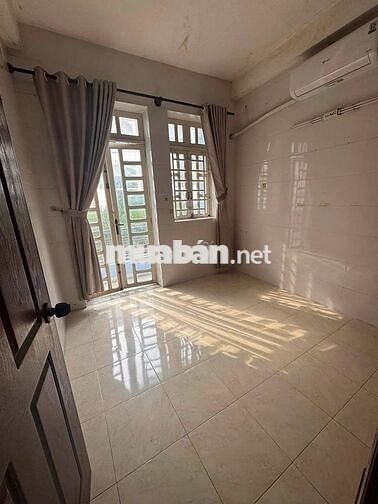 CHO THUÊ NHÀ HẺM LÝ THƯỜNG KIỆT Gần Cư Xá Lữ Gia Q.11 - 4PN - 3 Tầng