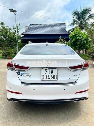 Hyundai Elantra 2017 2.0 AT Trắng Tự động