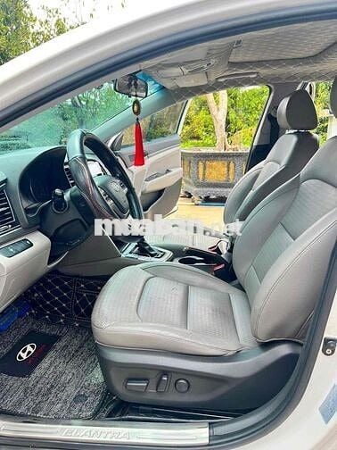 Hyundai Elantra 2017 2.0 AT Trắng Tự động