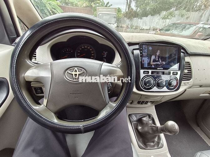 Toyota Innova 2015 Số sàn